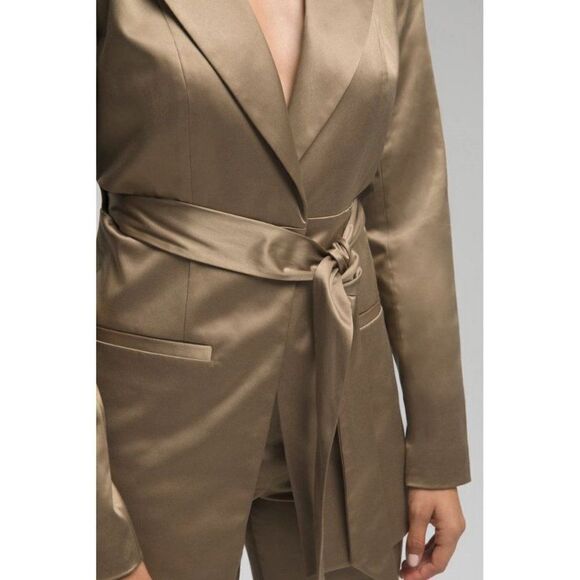 Good American Fit and Flatter Sateen Blazer Tan Size 4 Cutout Pointed Lapel - Picture 2 of 15